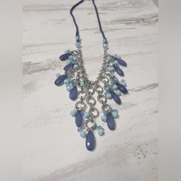 Ann Taylor Loft Blue Waterfall Droplet Necklace Futuristic - Picture 9 of 9